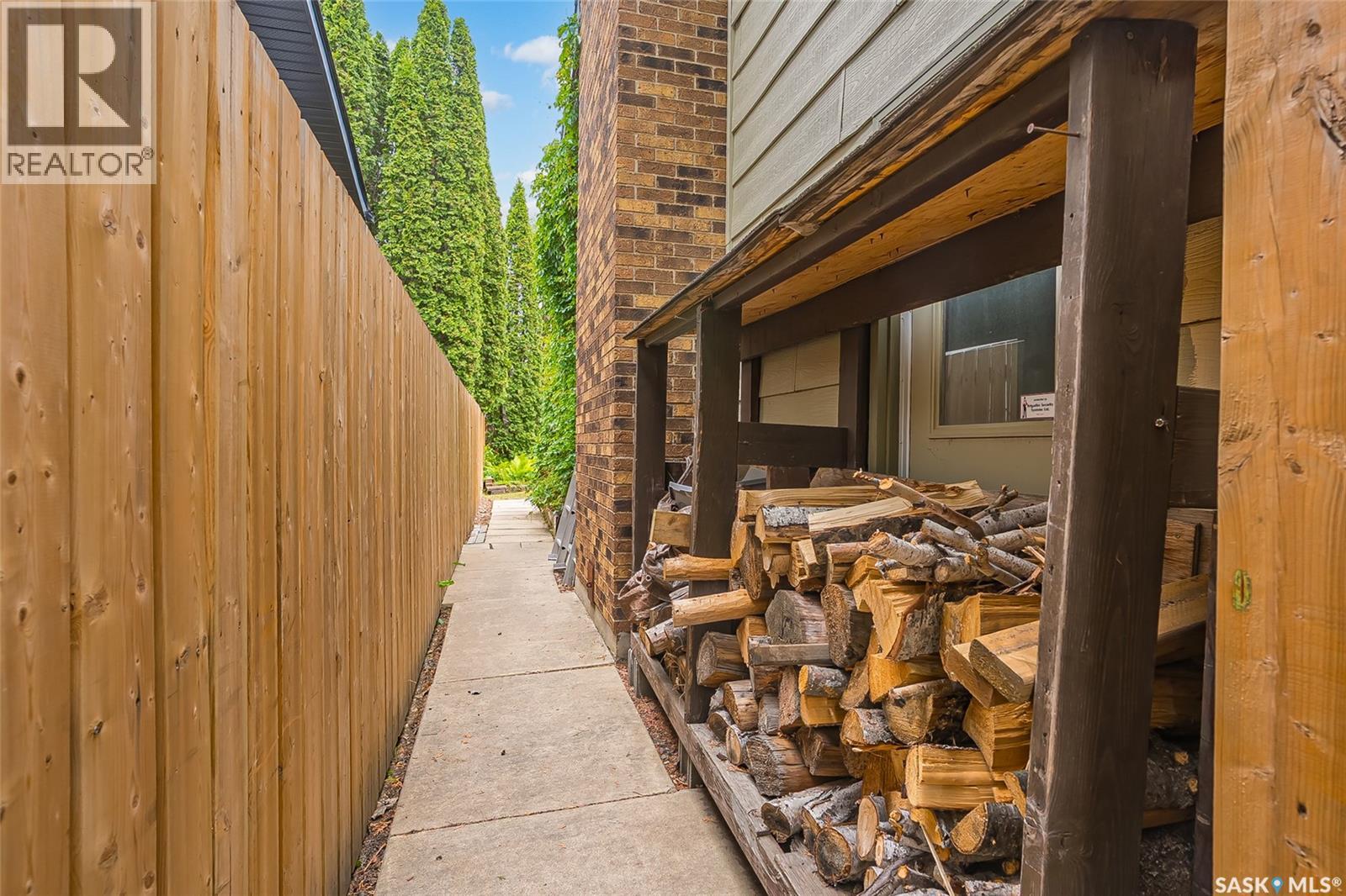 330 WHITESHORE WAY — photo 41