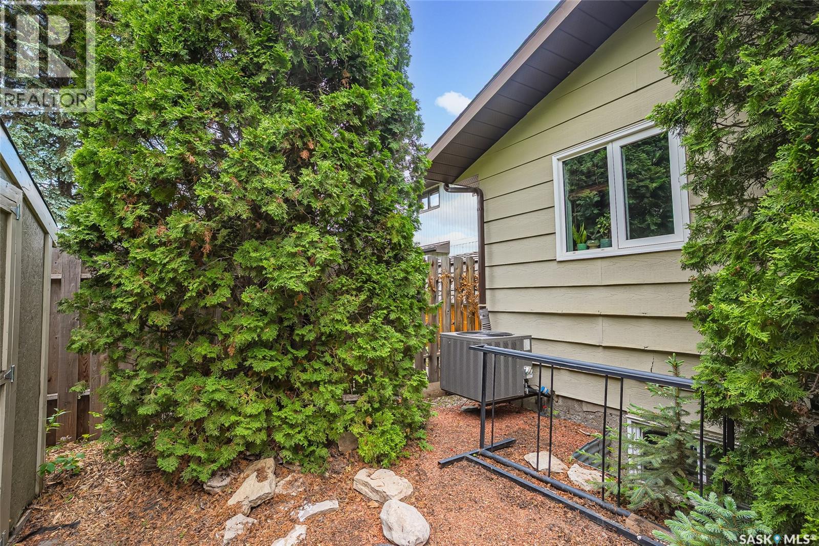 330 WHITESHORE WAY — photo 47