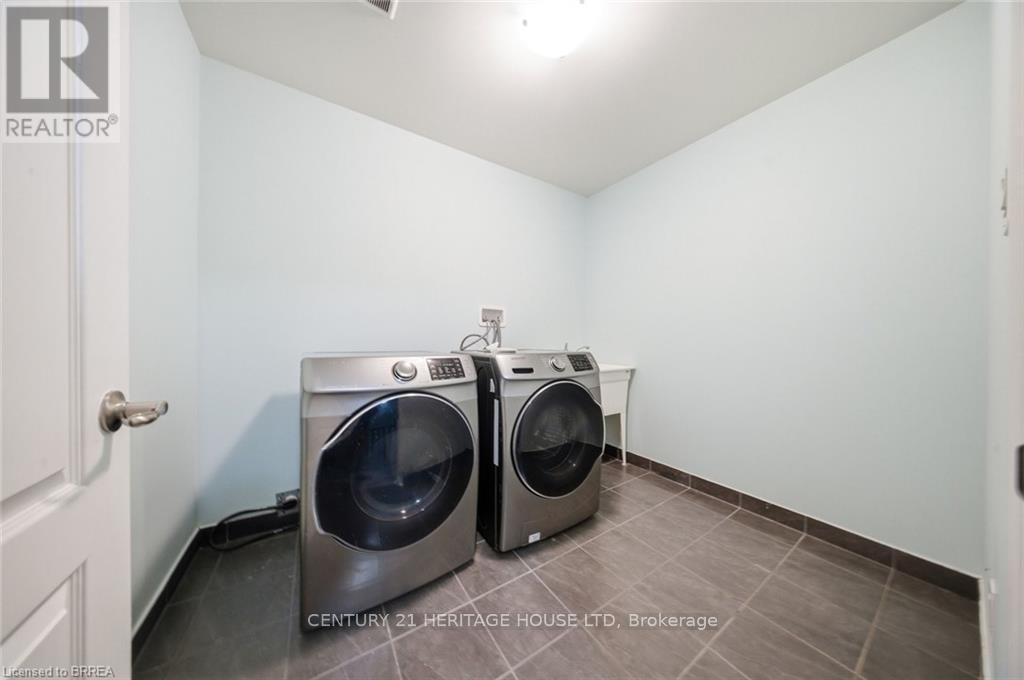 10 KNEALE STREET - 25