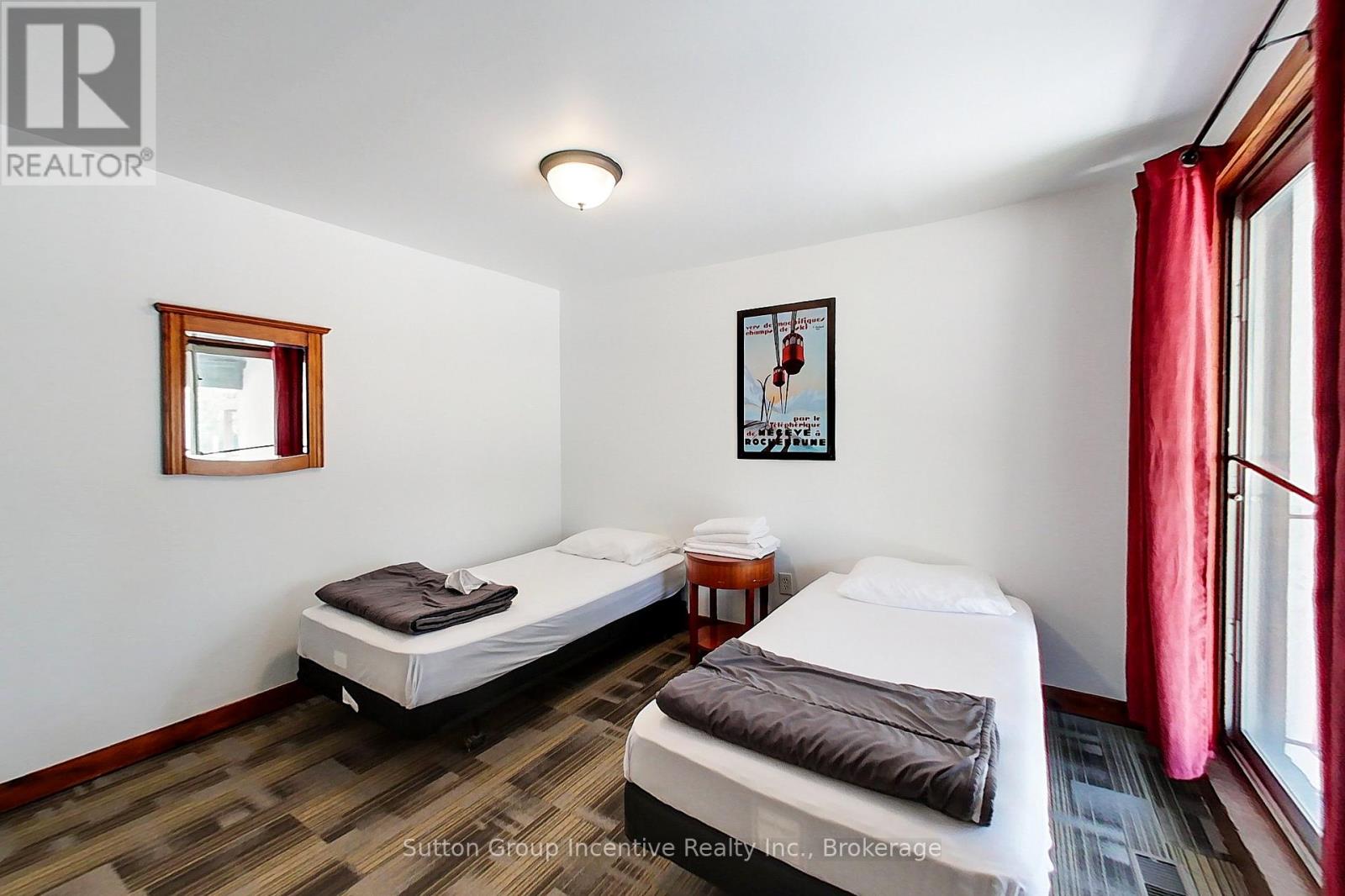 151 TYROLEAN LANE - 13