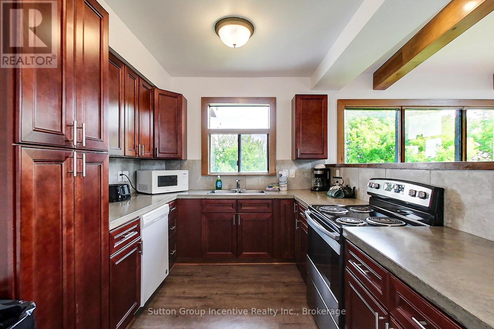 151 TYROLEAN LANE - 7