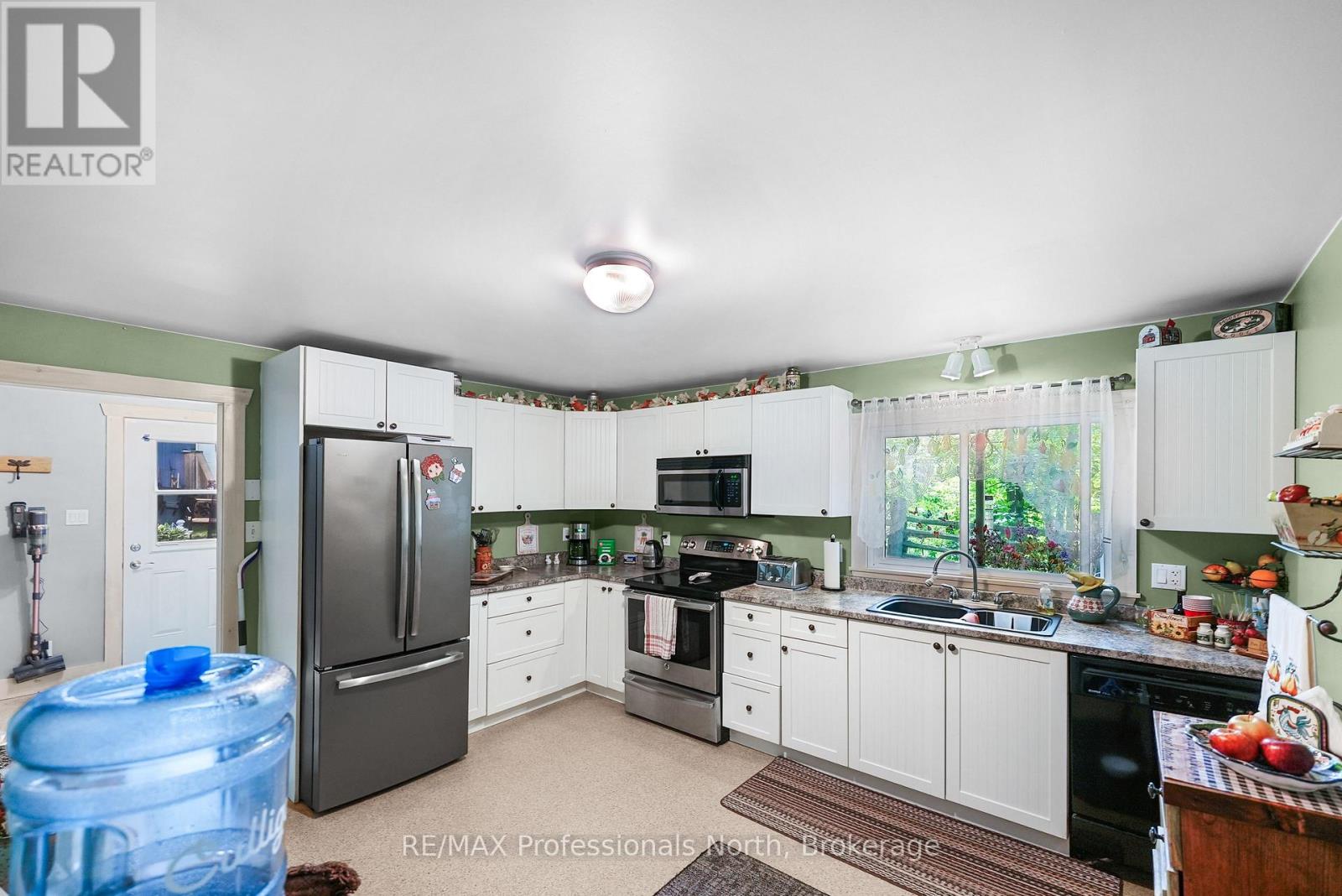 203 BURLEIGH STREET - 5