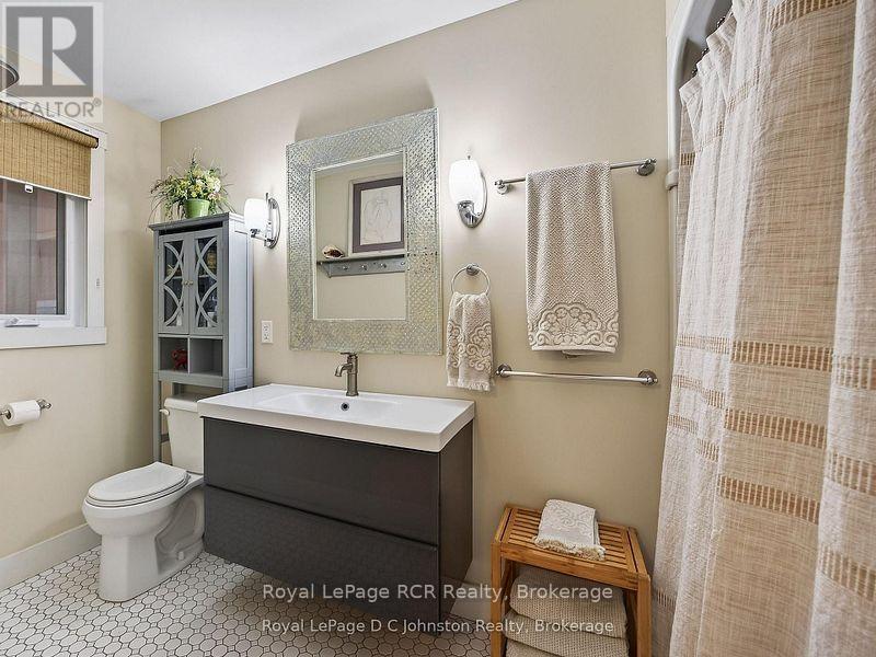 106 383 MCNABB STREET - Image 13