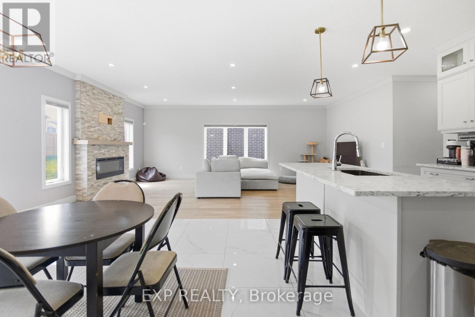 2255 CONSTANCE AVENUE - 9