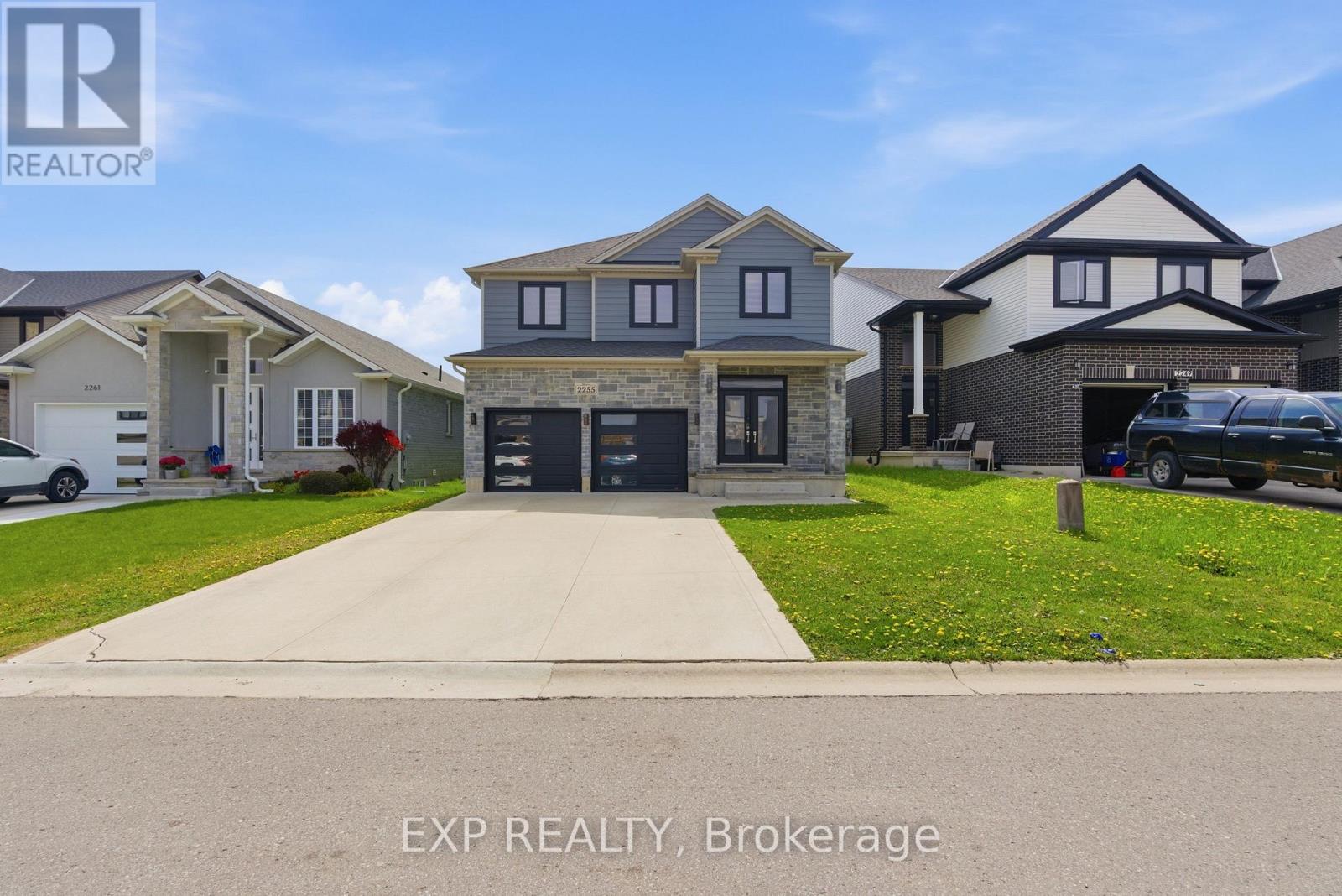 2255 CONSTANCE AVENUE - 3