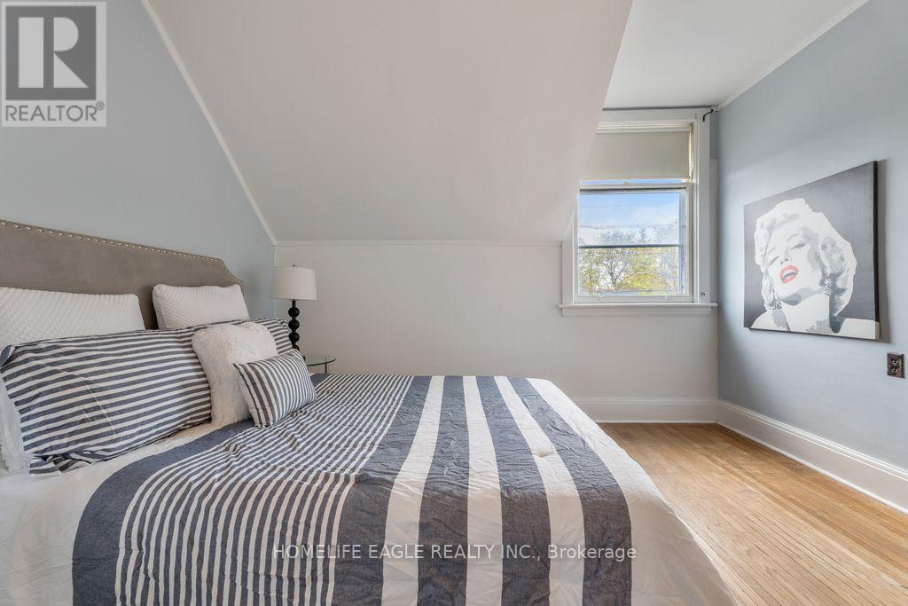 54 WELLINGTON STREET - 18