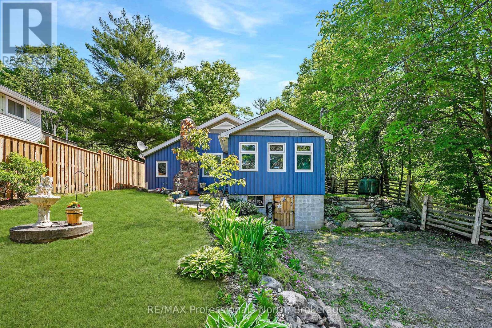 203 BURLEIGH STREET - 2