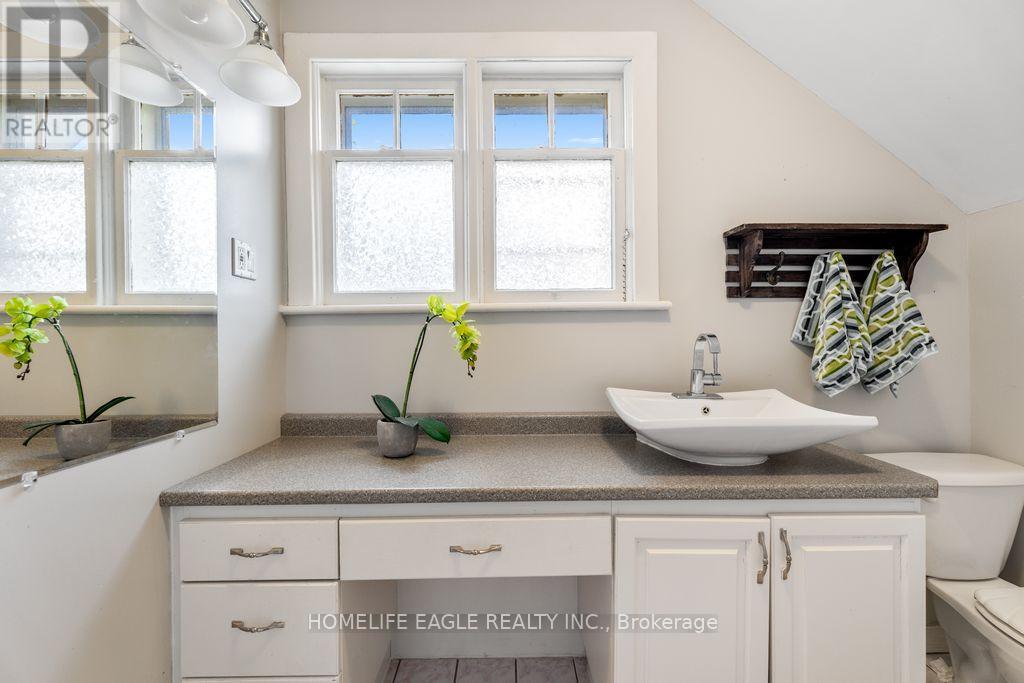 54 WELLINGTON STREET - 21