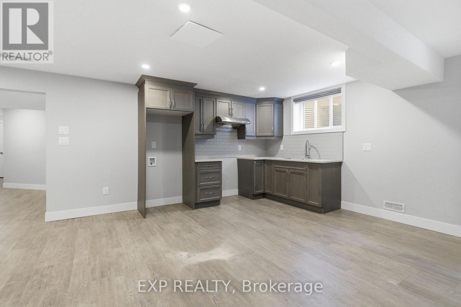 2255 CONSTANCE AVENUE - 10