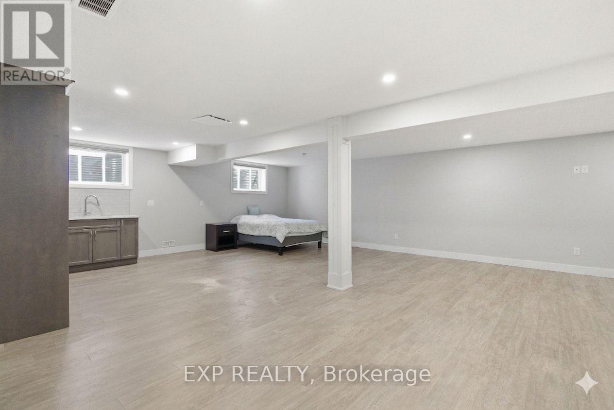 2255 CONSTANCE AVENUE - 21