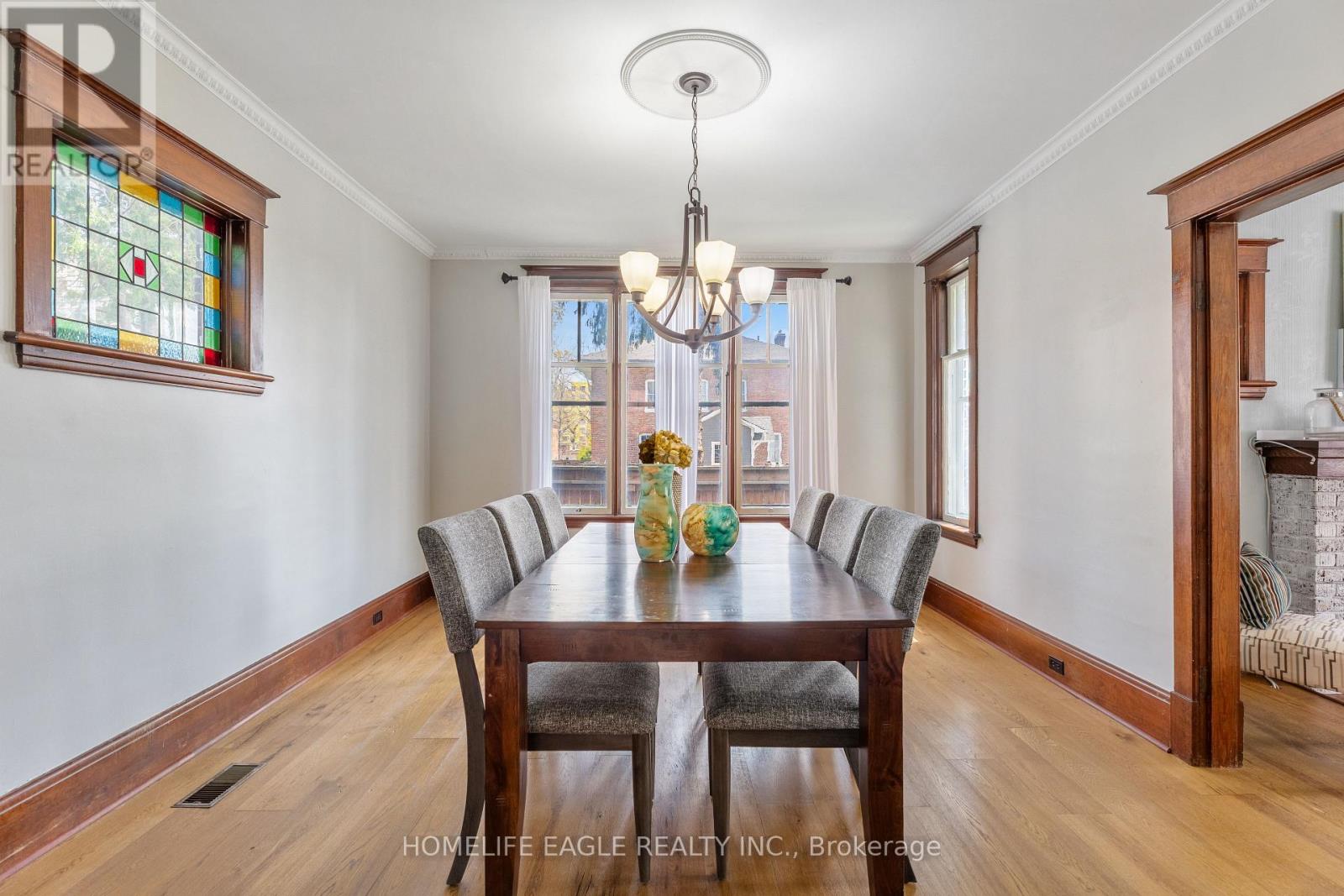 54 WELLINGTON STREET - 11