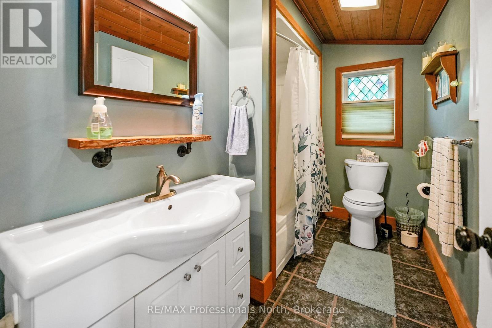203 BURLEIGH STREET - 13