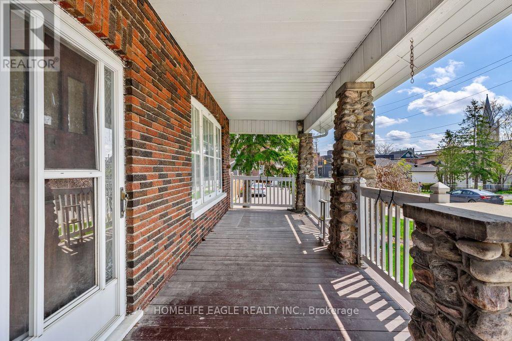 54 WELLINGTON STREET - 3