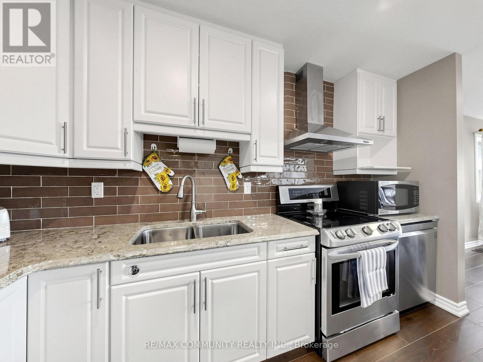 90 CORTLAND WAY - 24