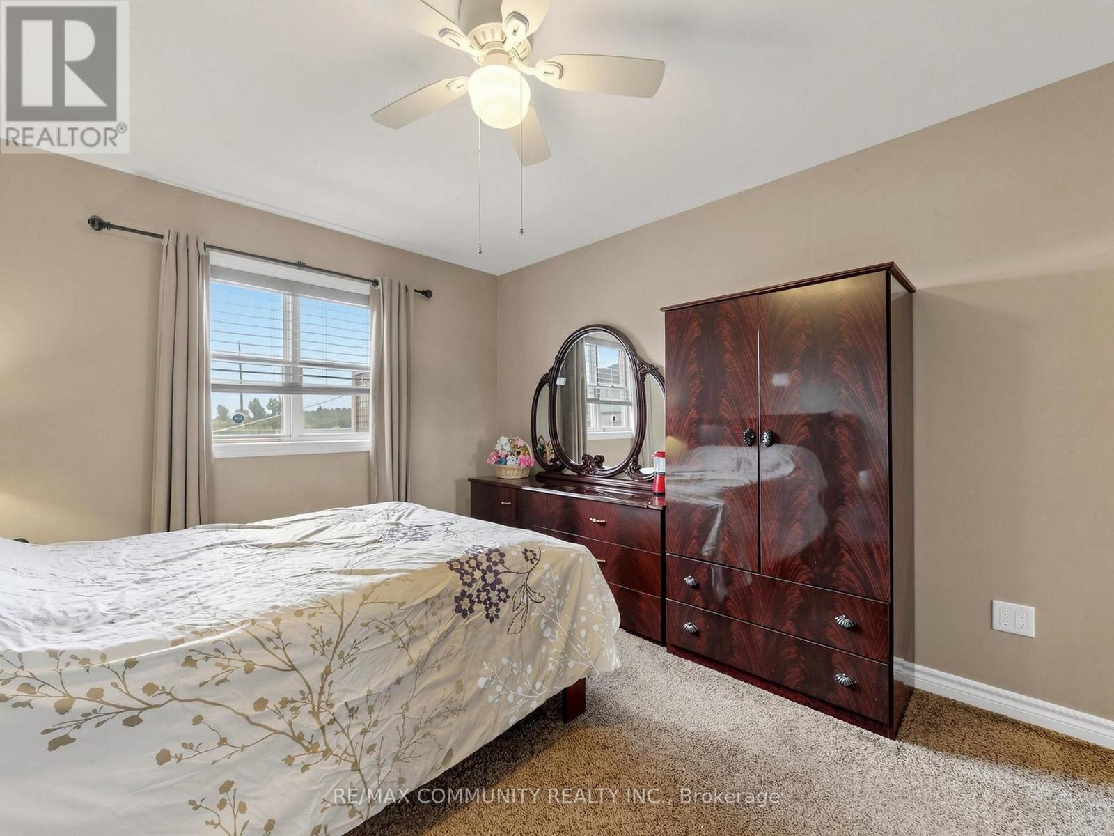 90 CORTLAND WAY - 32