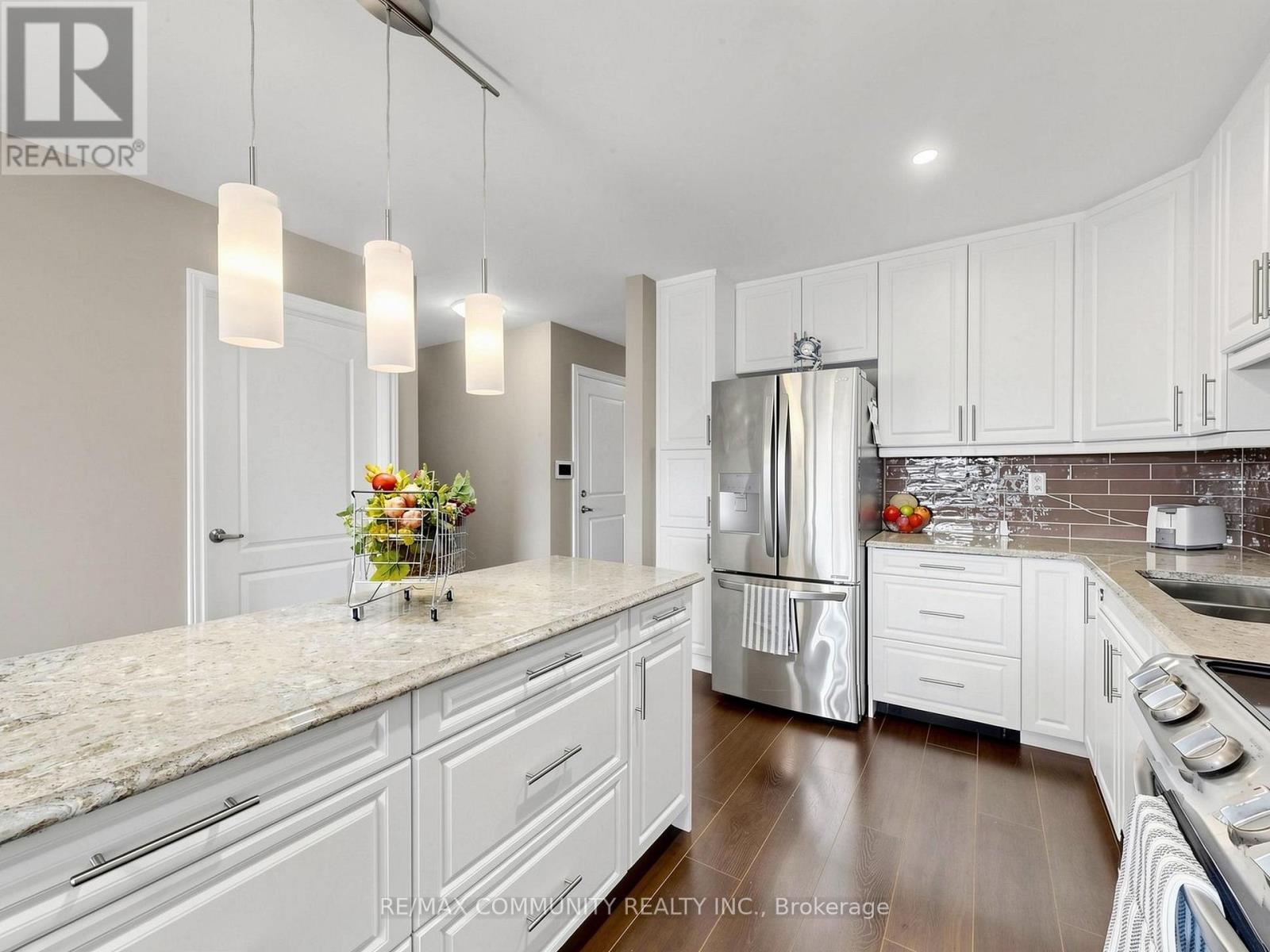 90 CORTLAND WAY - 23