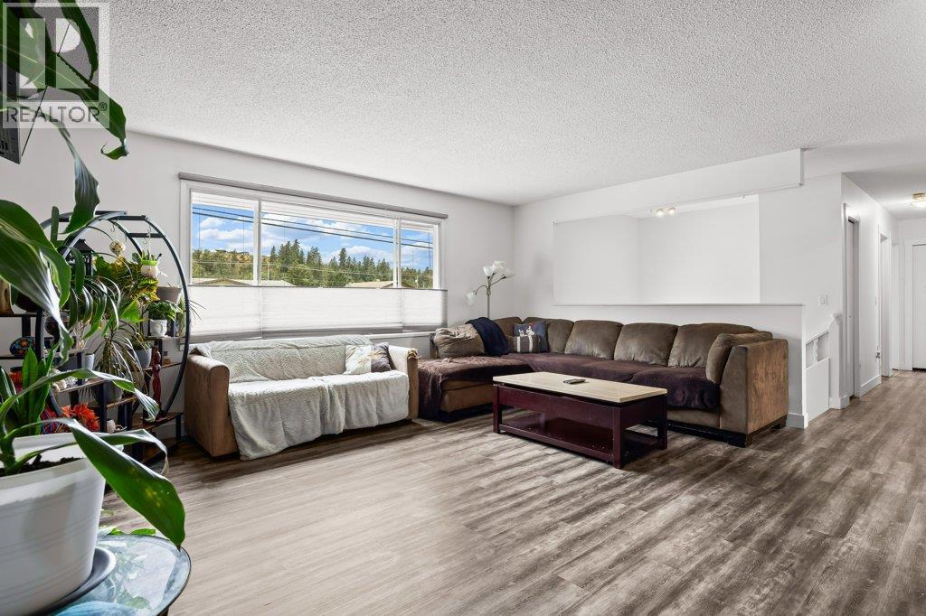  900 Hickory Road, Kelowna