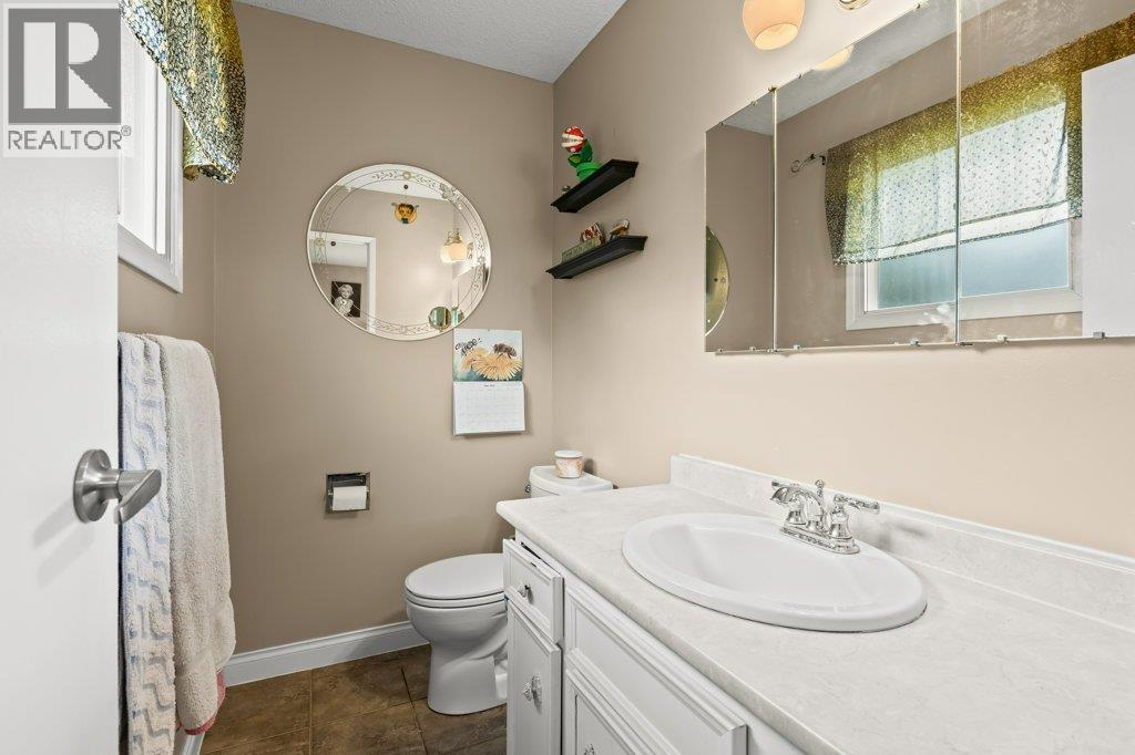  900 Hickory Road, Kelowna