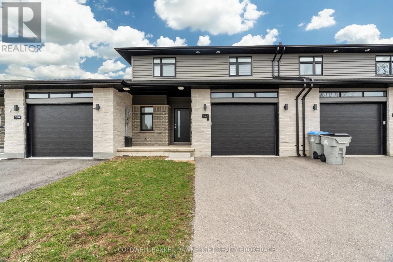 592 ALBERT STREET - 1