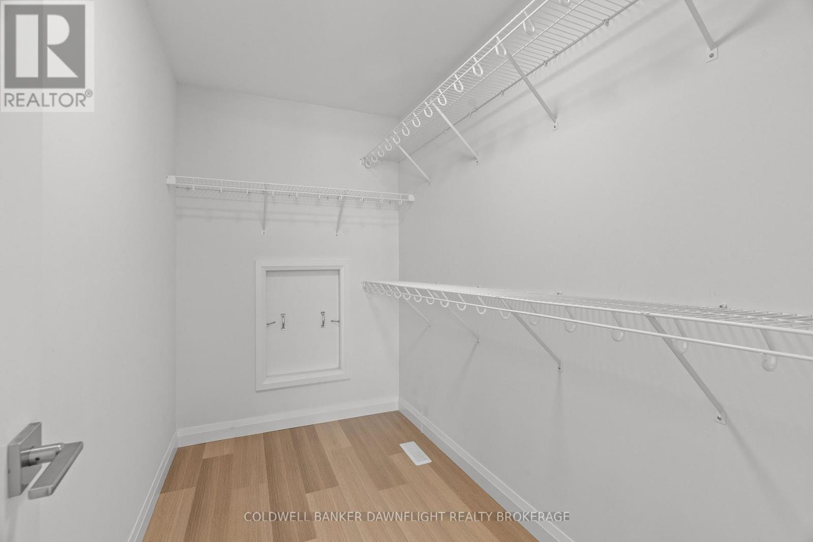 592 ALBERT STREET - 33