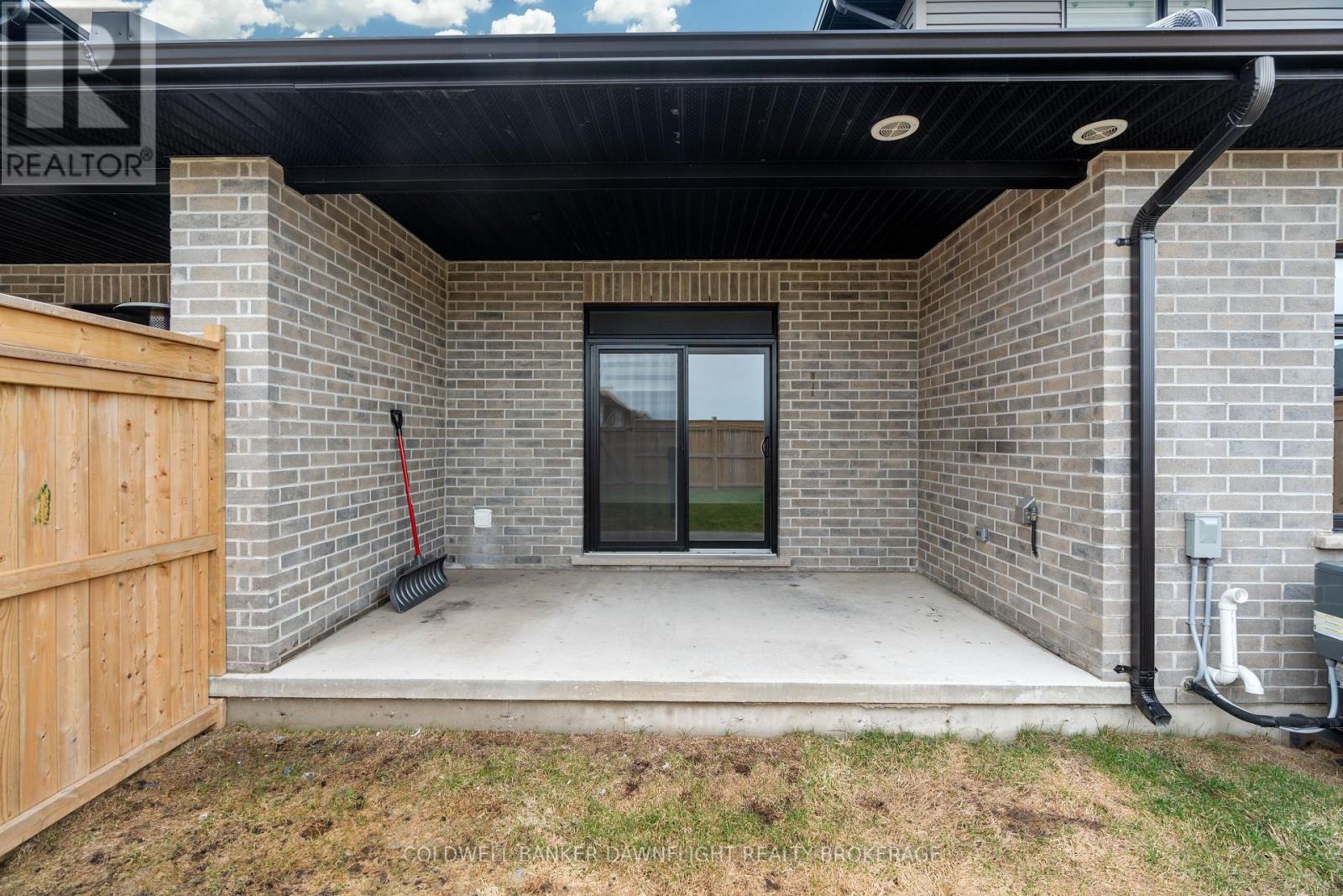 592 ALBERT STREET - 34