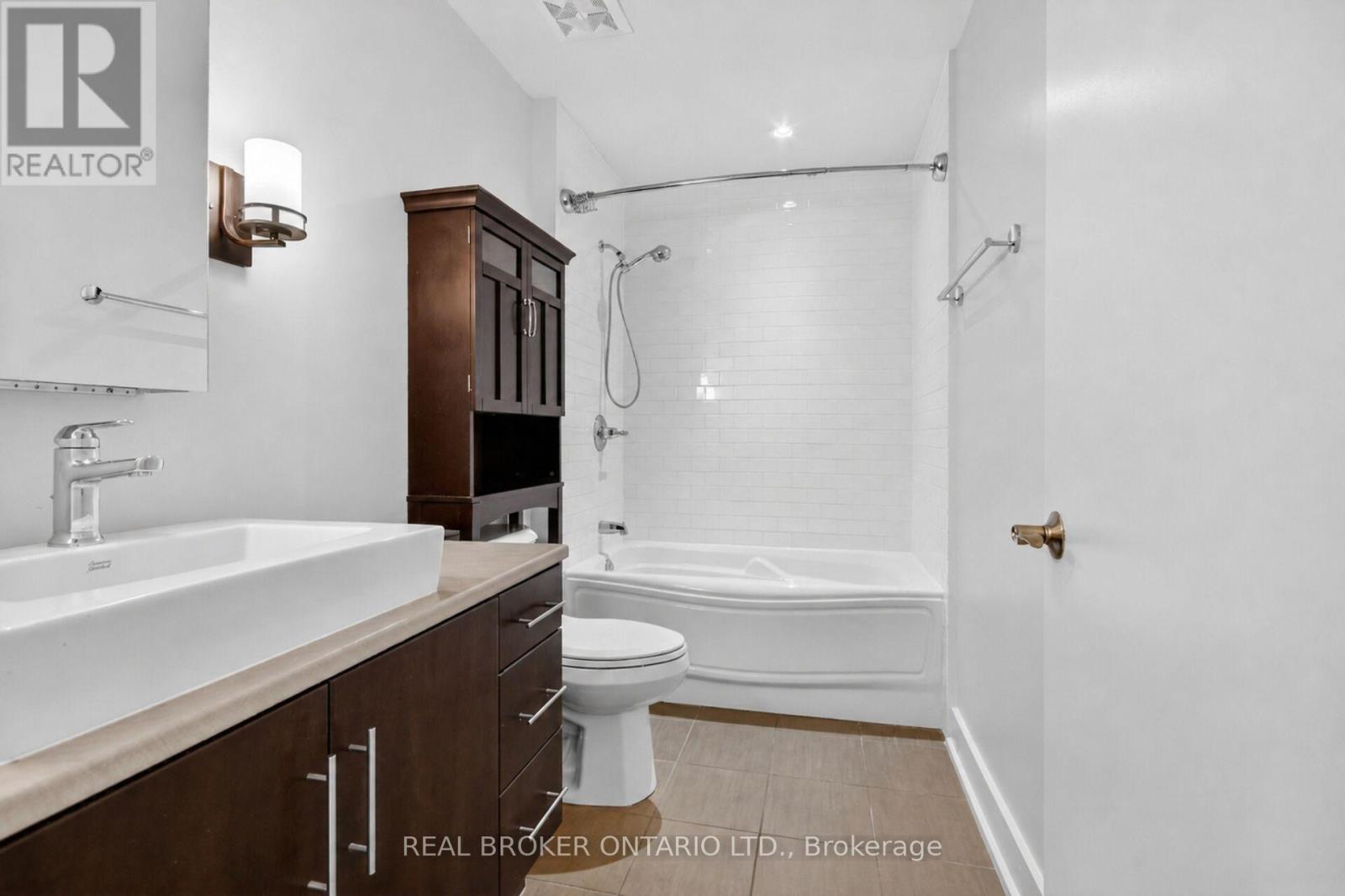 #207 345 ST DENIS STREET - 15