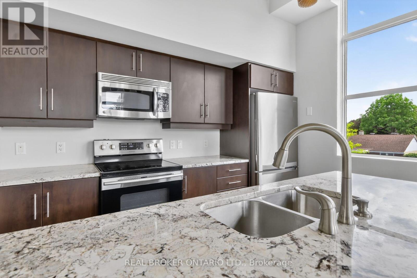 #207 345 ST DENIS STREET - 6