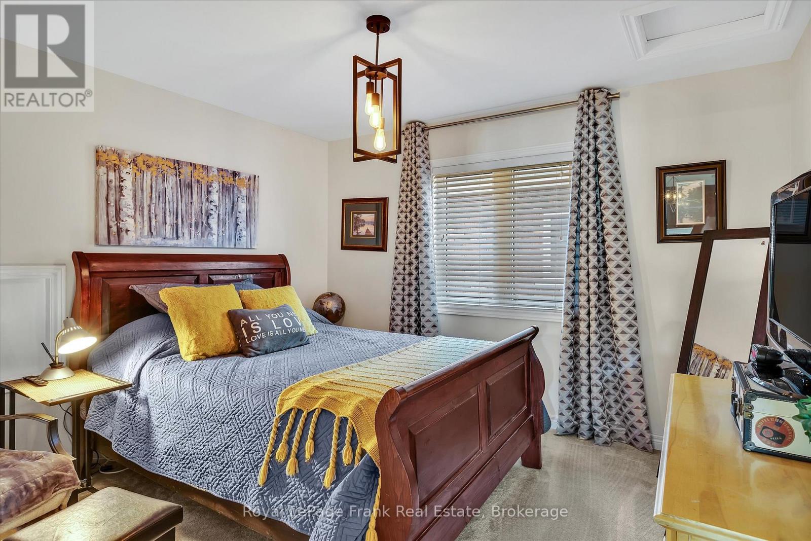 2 RICHARD EASON COURT - 25