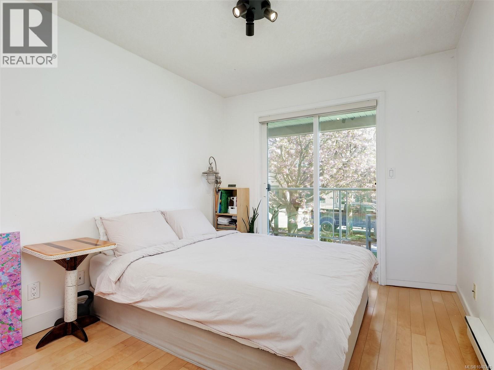 #202 320 Menzies St - 12
