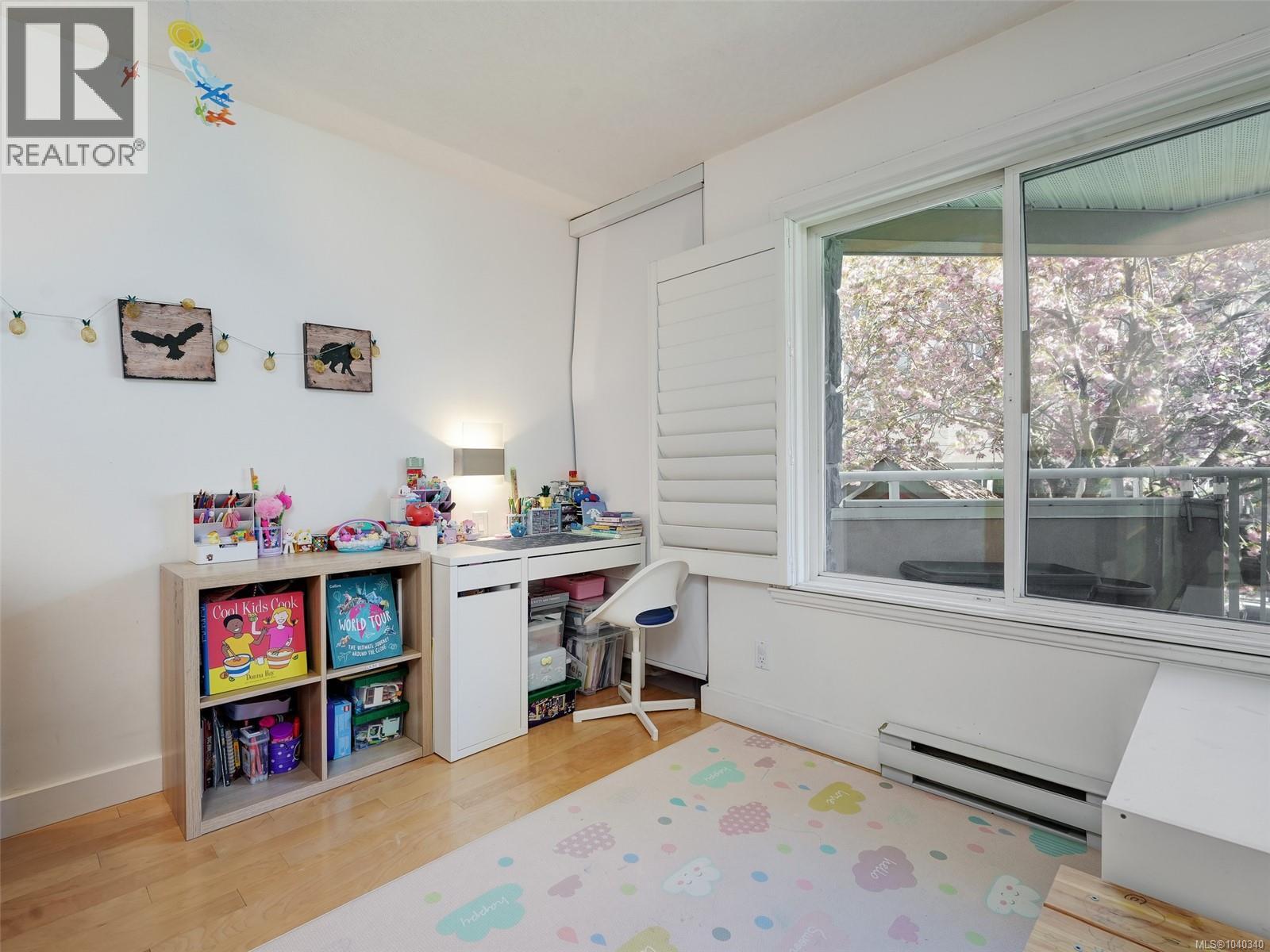#202 320 Menzies St - 17