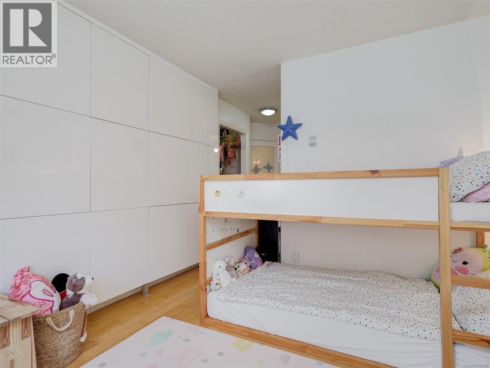 #202 320 Menzies St - 16