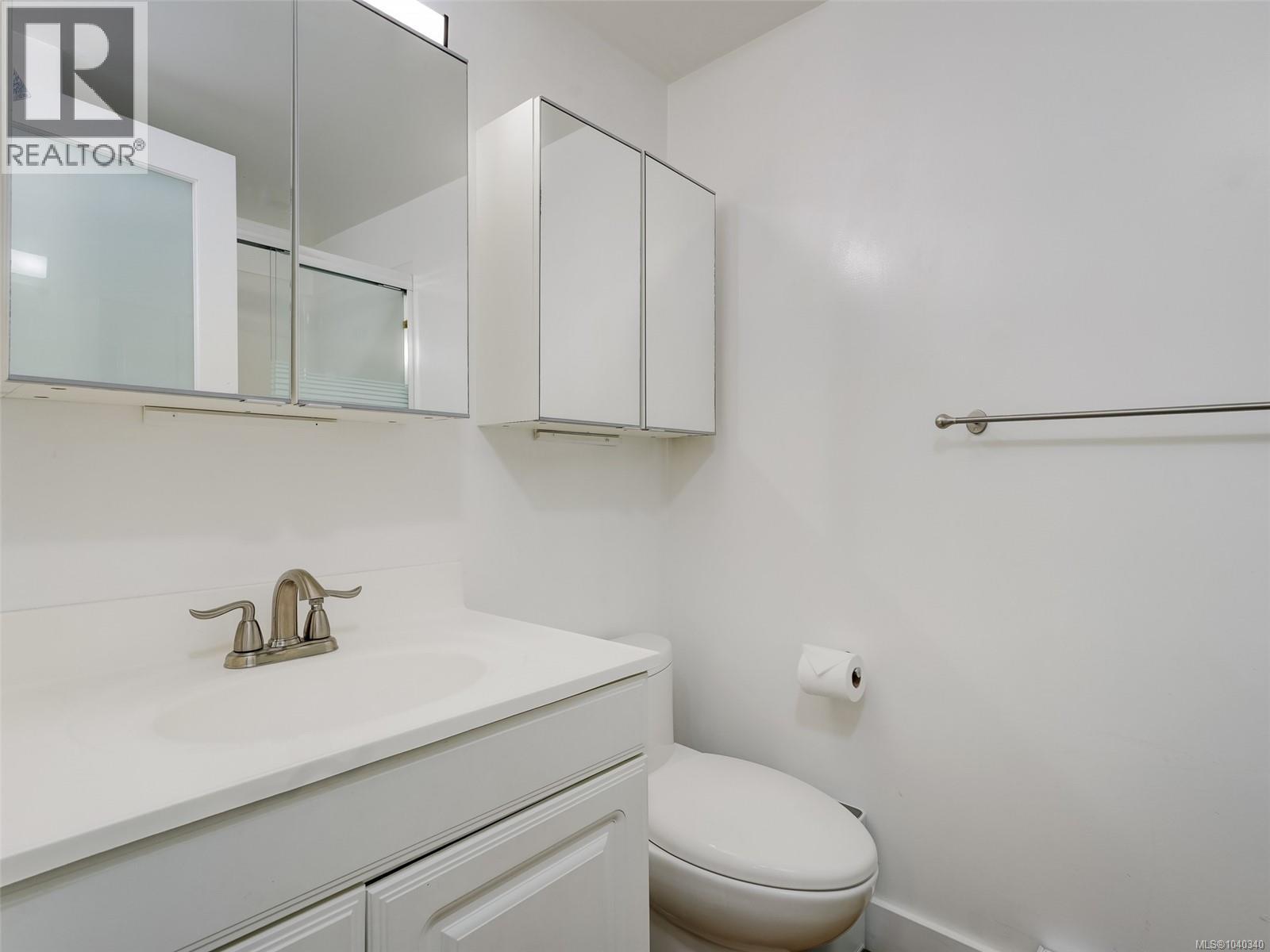 #202 320 Menzies St - 18
