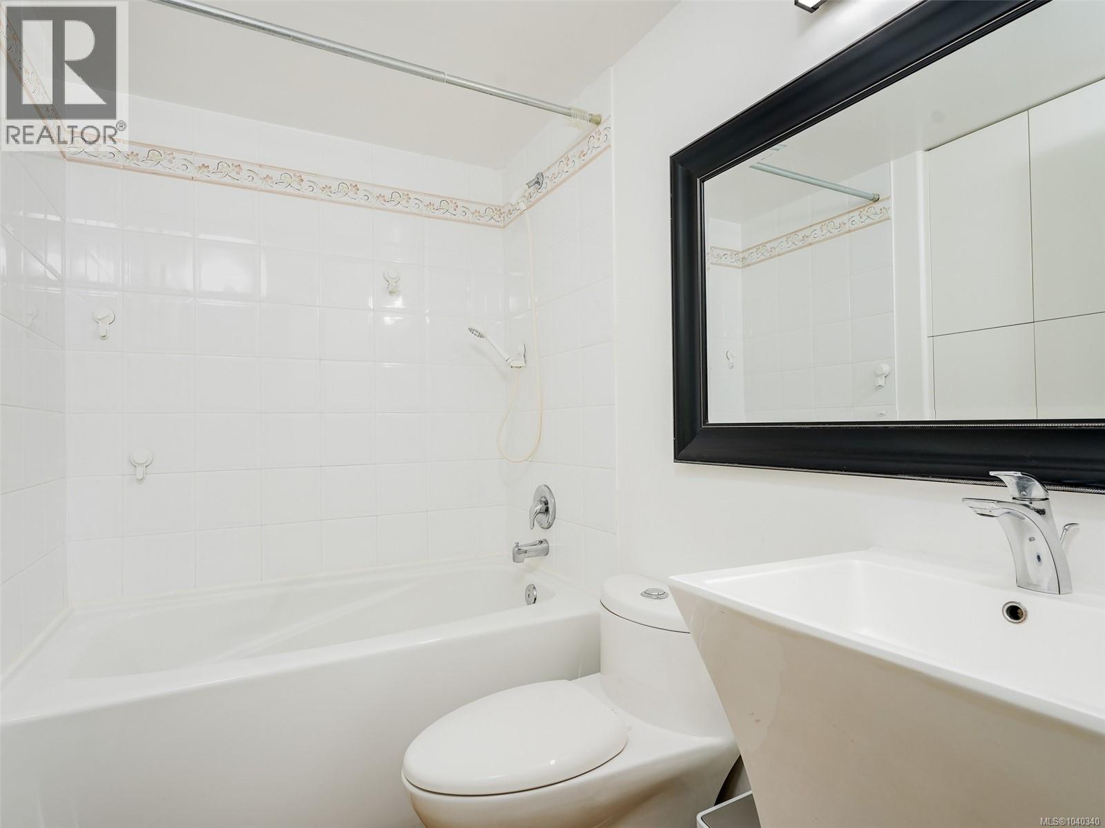 #202 320 Menzies St - 11