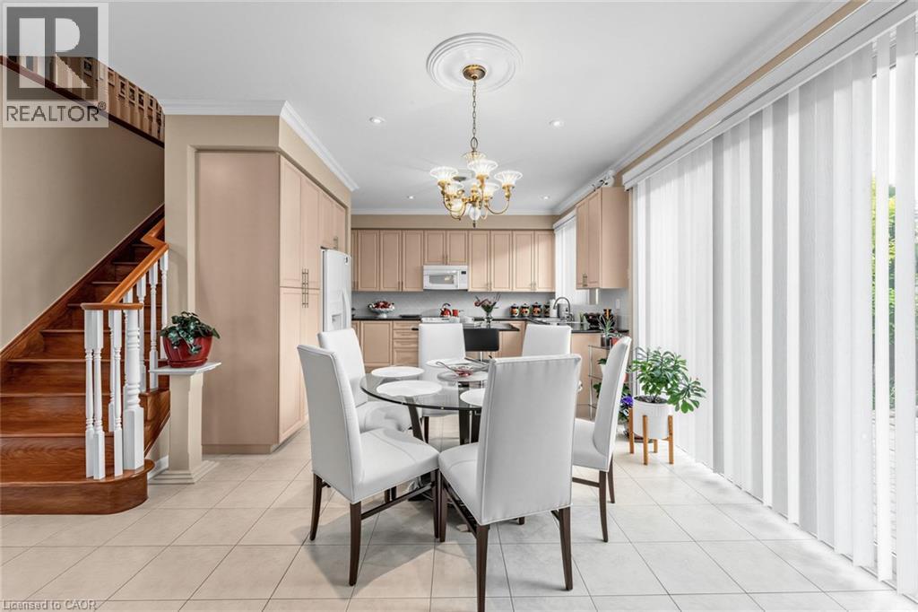1098 HEPBURN Road - 11