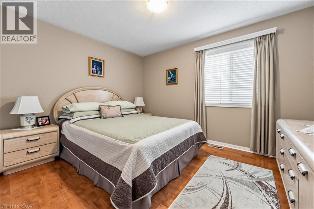 1098 HEPBURN Road - 21