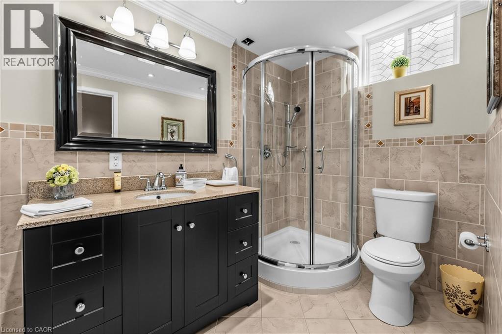 1098 HEPBURN Road - 35