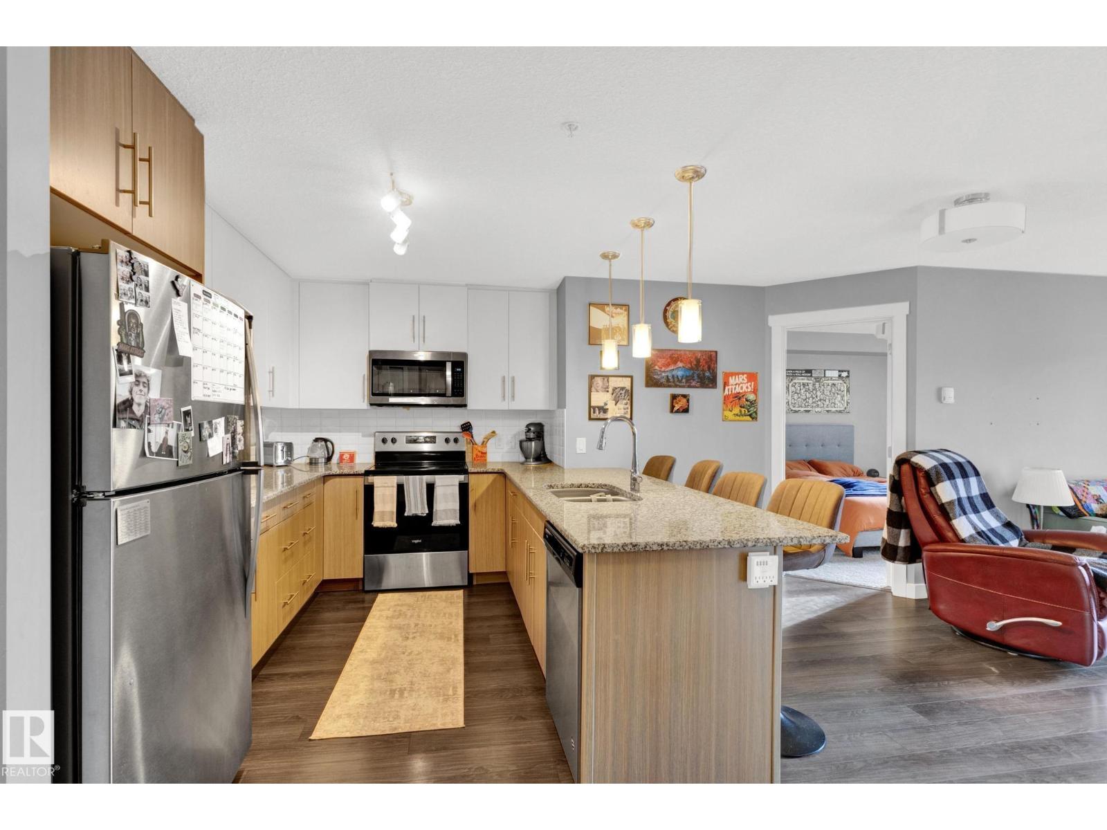 #305 3670 139 AV NW - 5