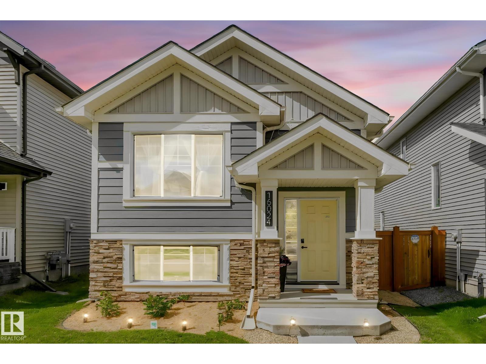 16024 12 AV SW — photo 64