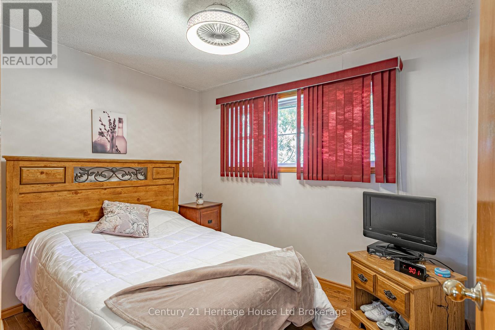 694 QUEEN STREET - 16