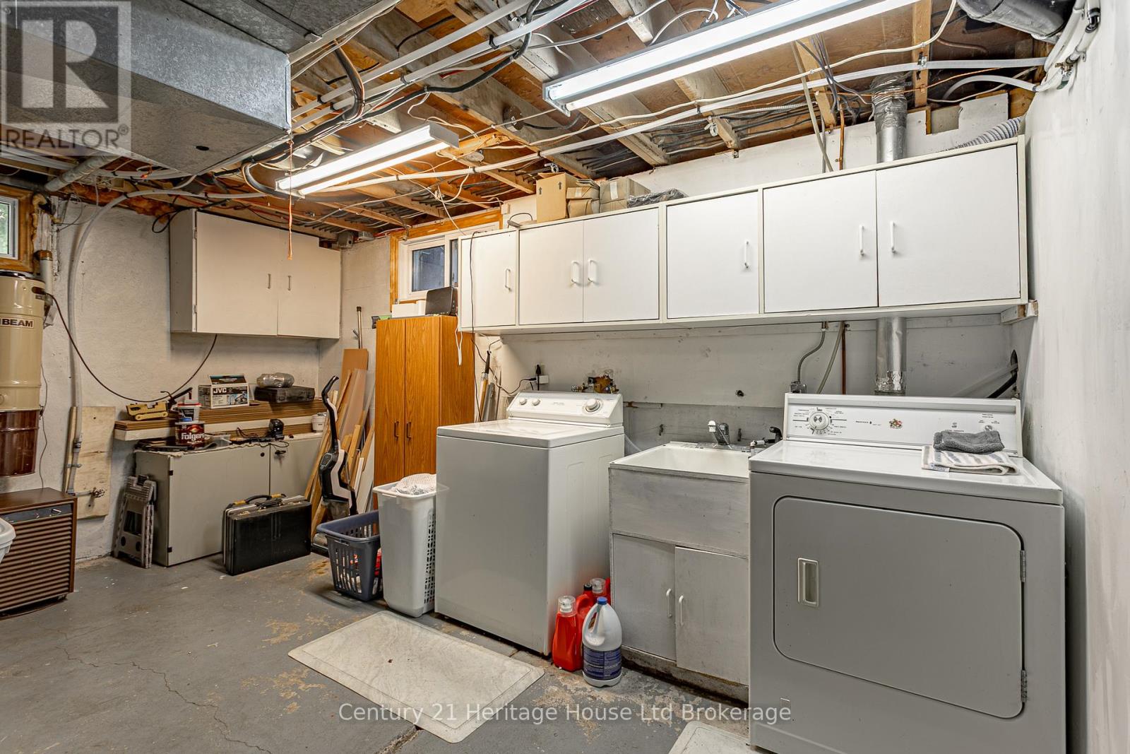 694 QUEEN STREET - 26