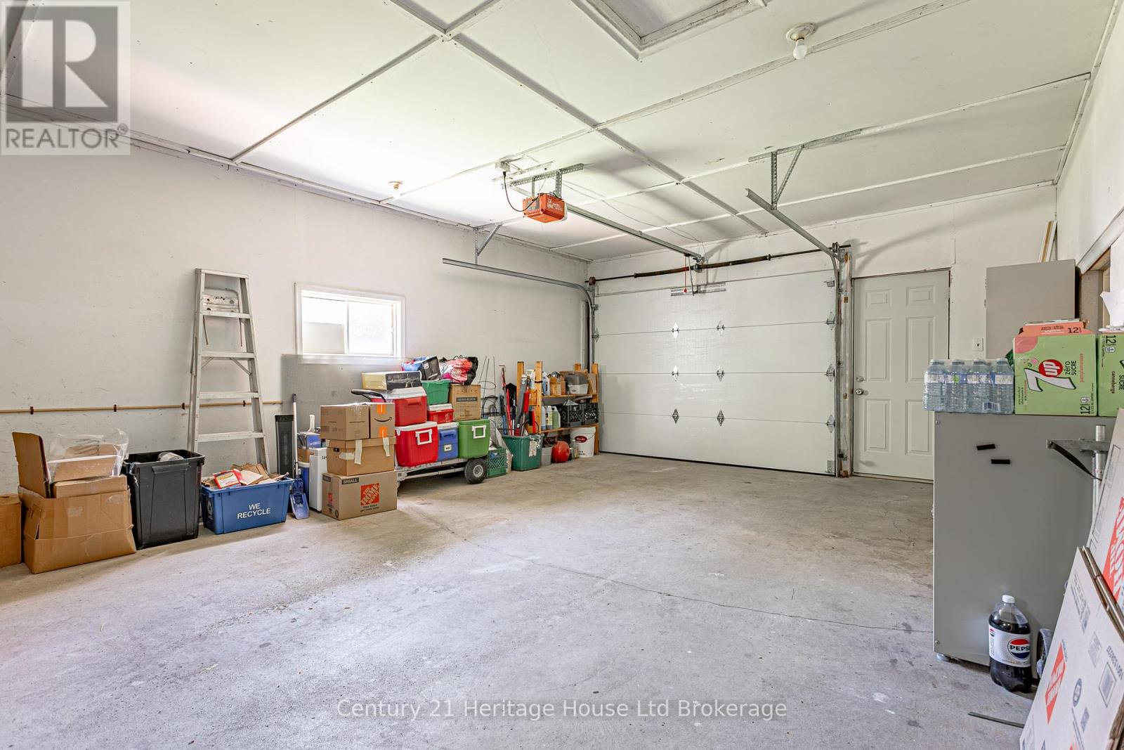 694 QUEEN STREET - 29