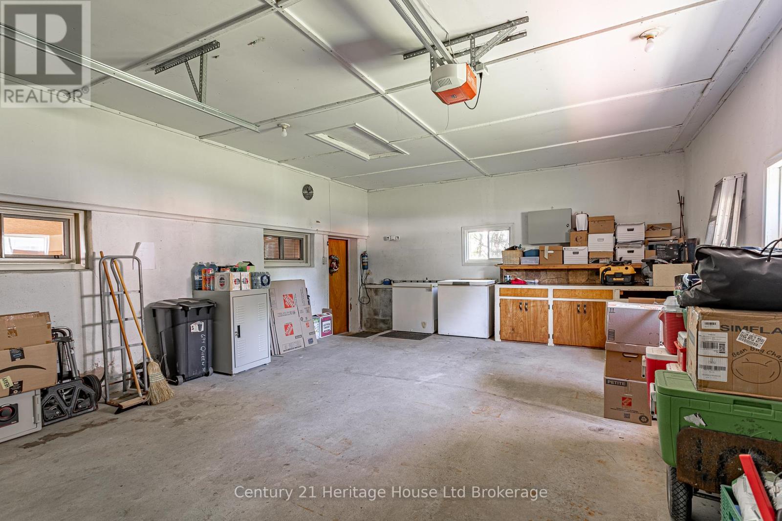 694 QUEEN STREET - 30