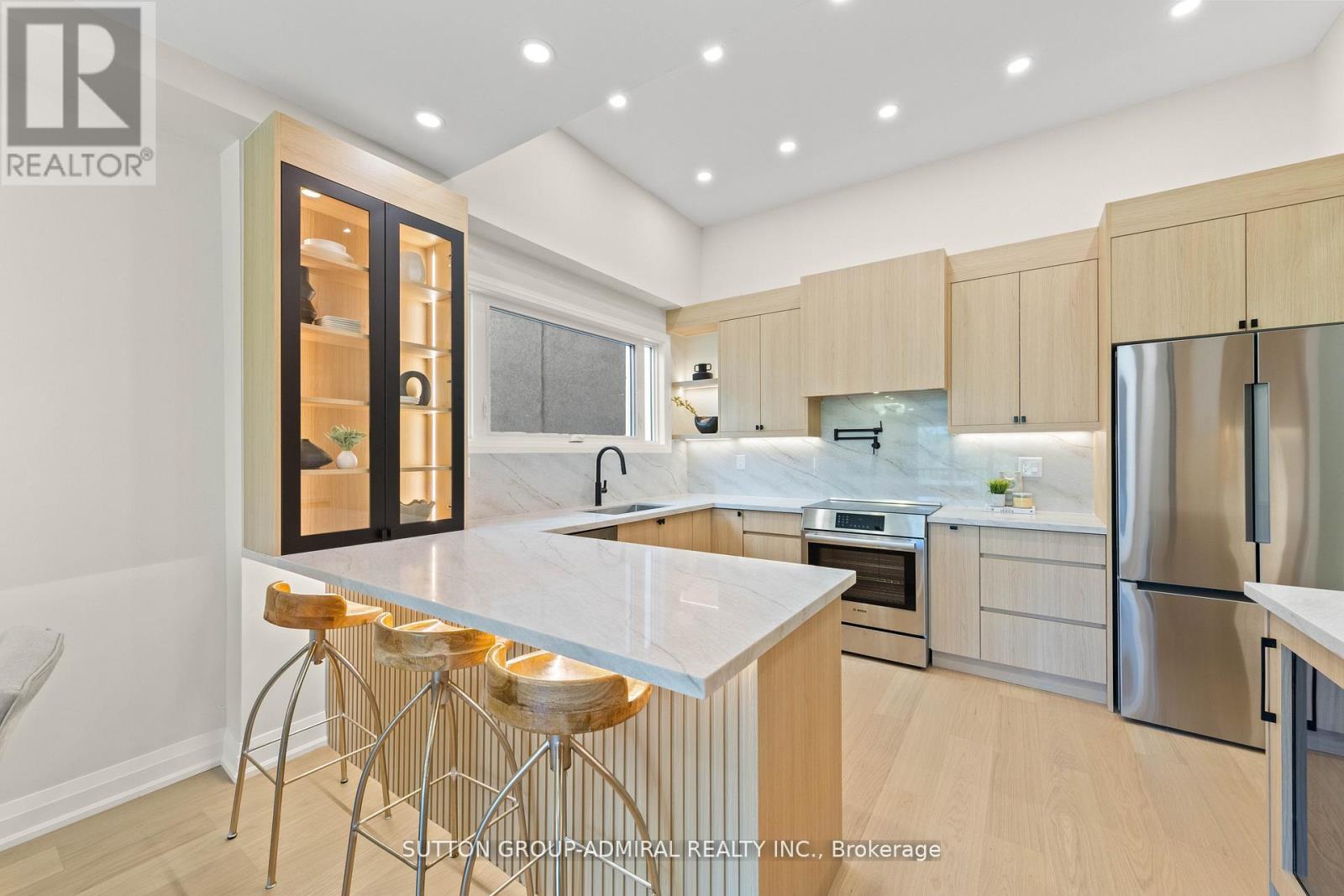 35 BEECHWOOD DRIVE - 16