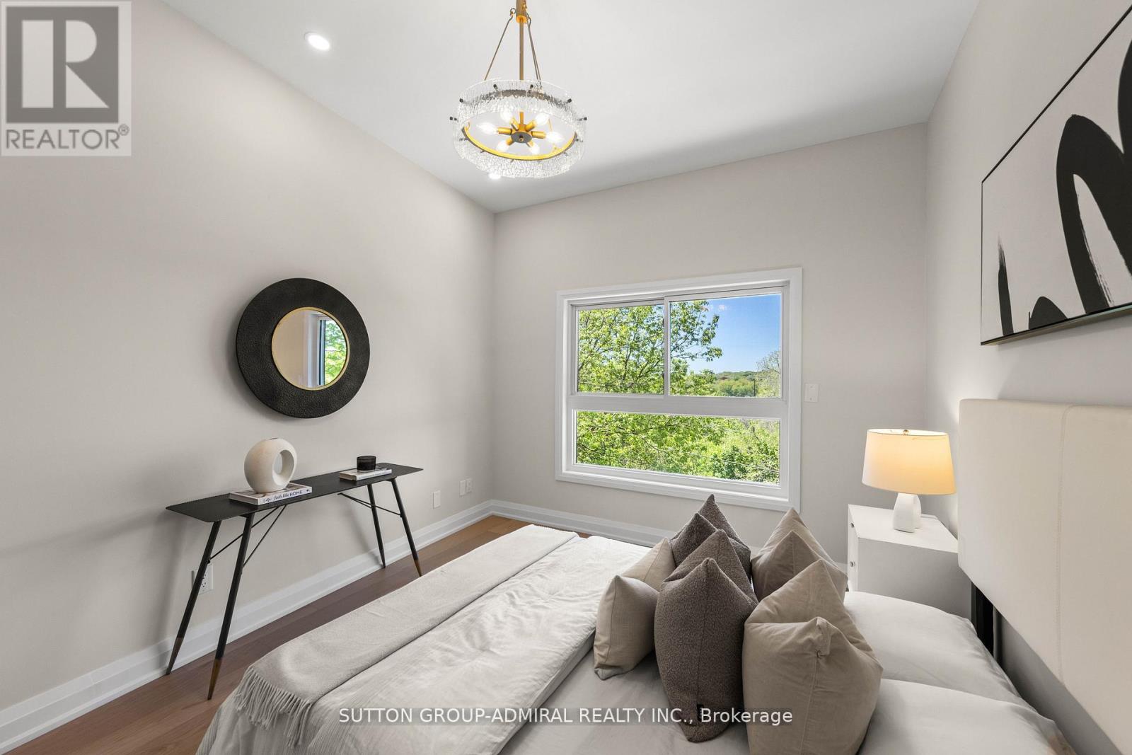 35 BEECHWOOD DRIVE - 26