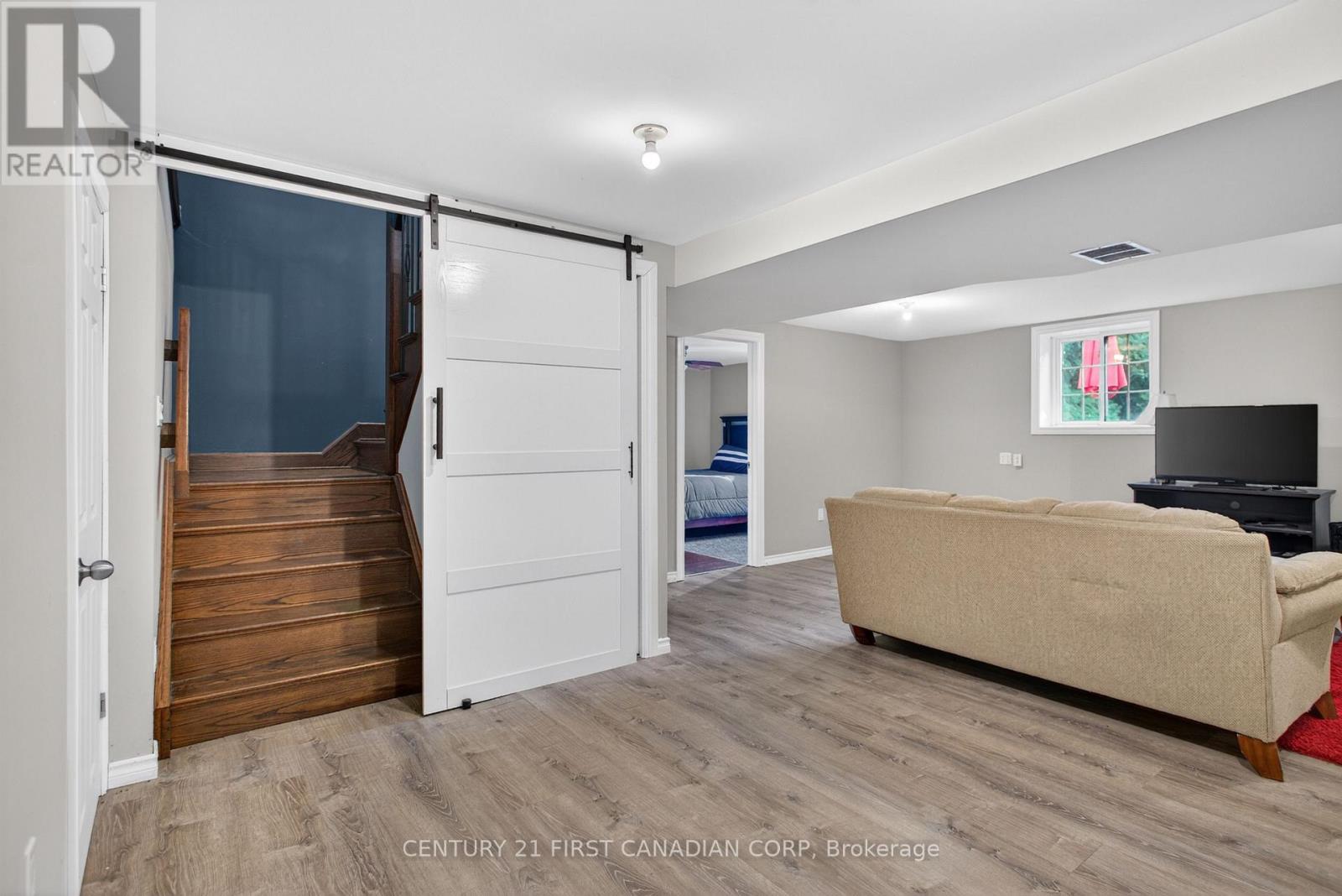 51 BRAESYDE AVENUE - 34
