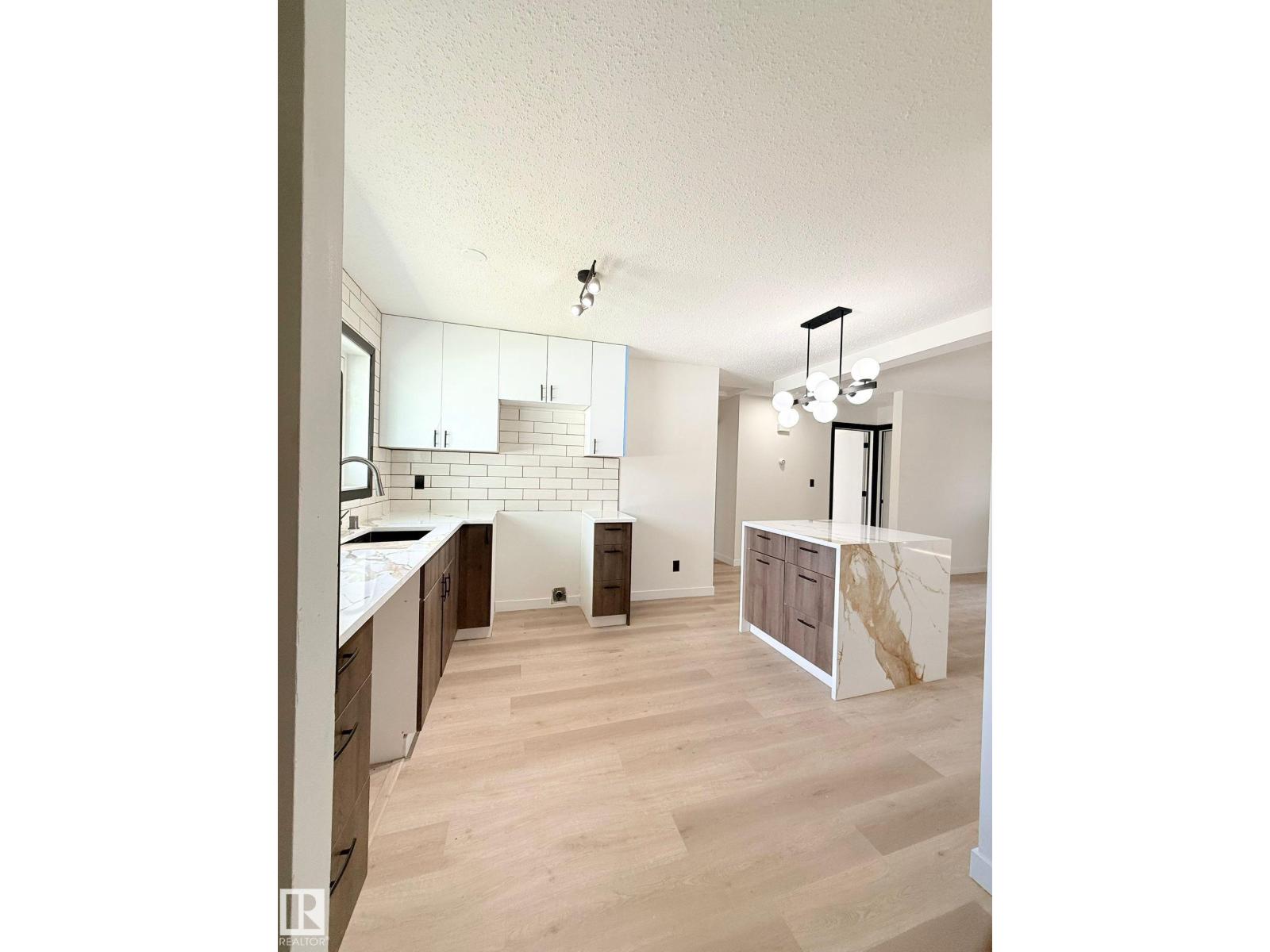 11628 151 AV NW NW - 17