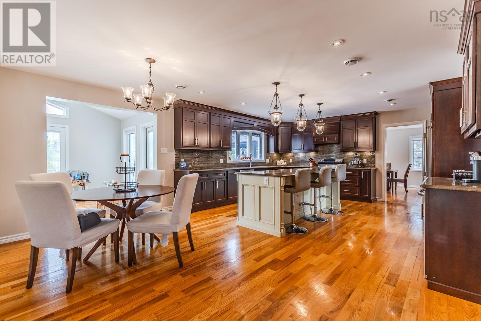 252 BLUE HERON Drive - 10