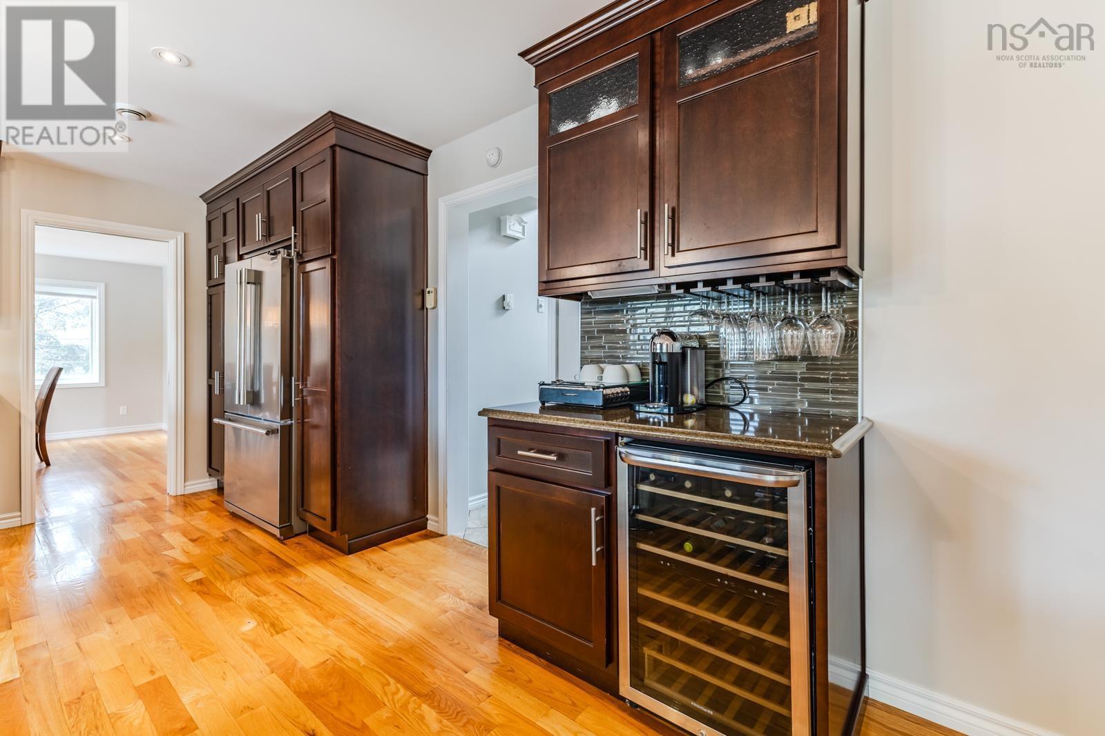 252 BLUE HERON Drive - 11
