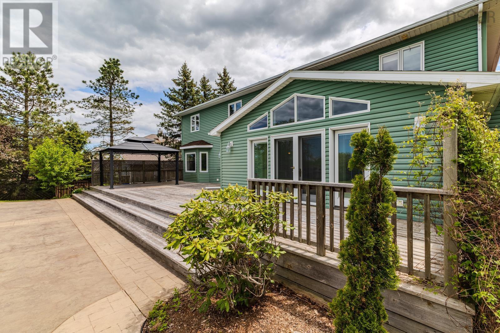 252 BLUE HERON Drive - 42