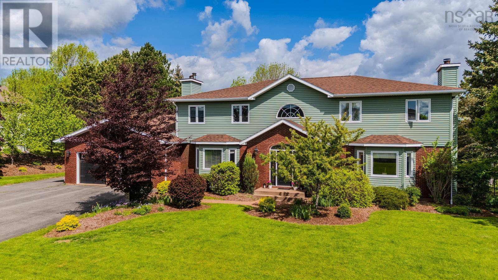 252 BLUE HERON Drive - 1
